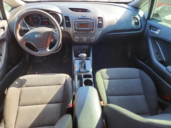 3KPFK4A72HE148029 2017 KIA FORTE - Image 8