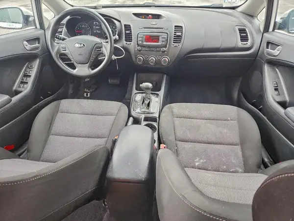 3KPFK4A72HE148368 2017 KIA FORTE - Image 8