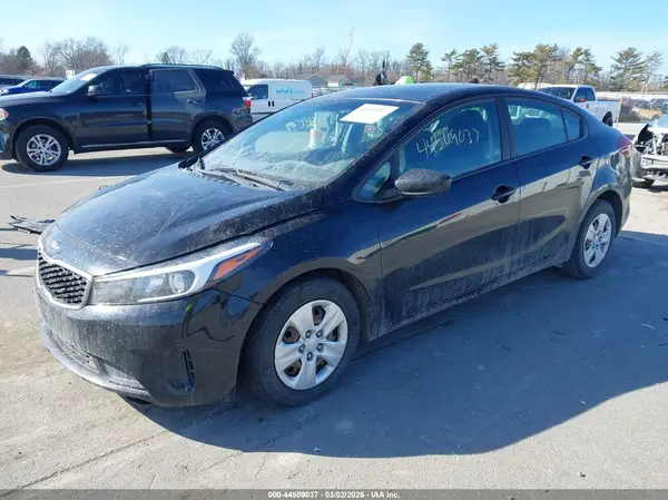 3KPFK4A72HE148743 2017 KIA FORTE - Image 2
