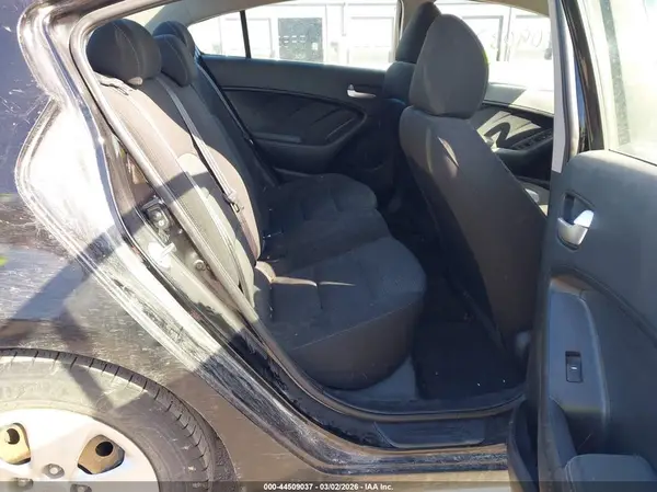 3KPFK4A72HE148743 2017 KIA FORTE - Image 8