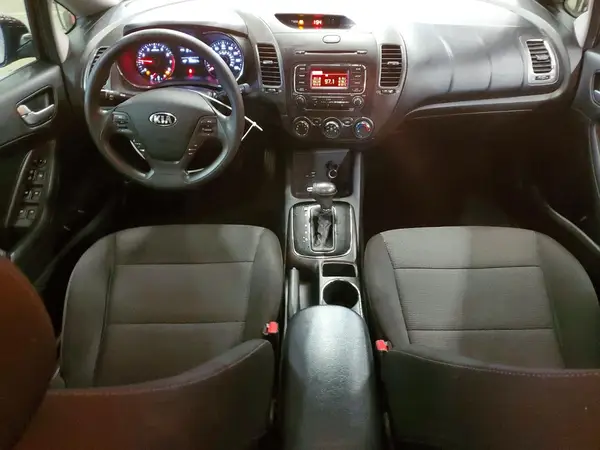 3KPFK4A72HE151819 2017 KIA FORTE - Image 8