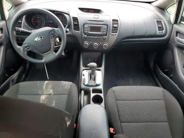 3KPFK4A72HE154137 2017 KIA FORTE - Image 8