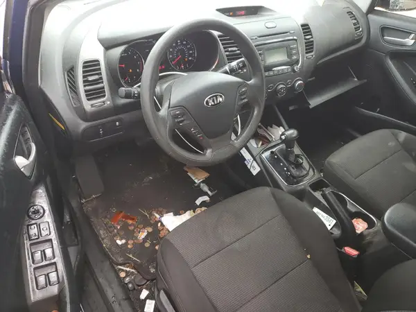 3KPFK4A72HE156292 2017 KIA FORTE - Image 8