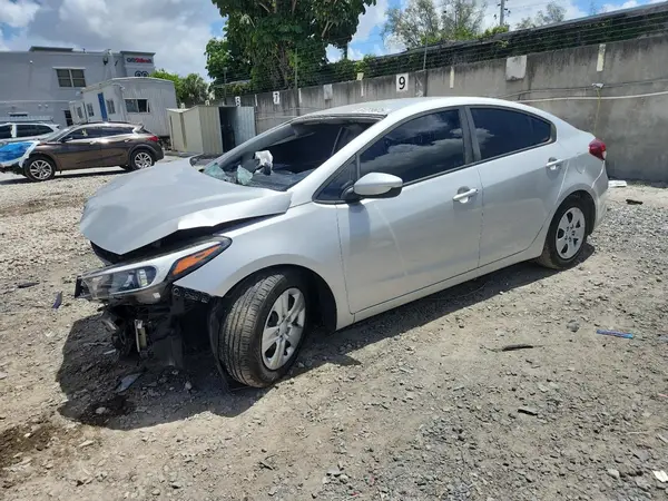 3KPFK4A72HE156521 2017 KIA FORTE - Image 1