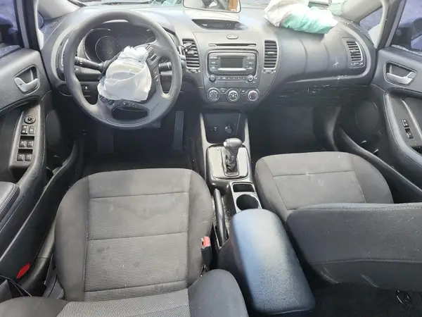 3KPFK4A72HE156521 2017 KIA FORTE - Image 8