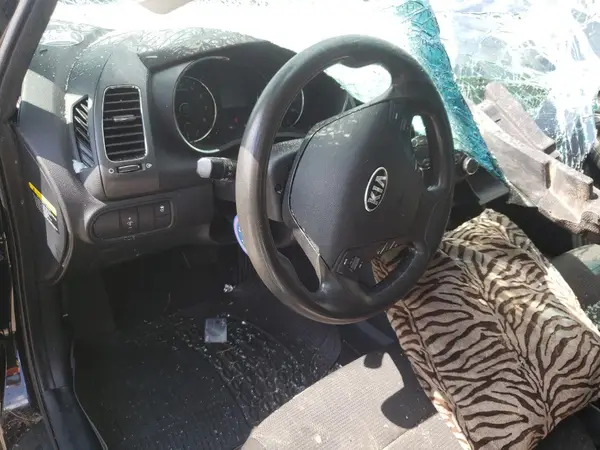 3KPFK4A72HE157264 2017 KIA FORTE - Image 8