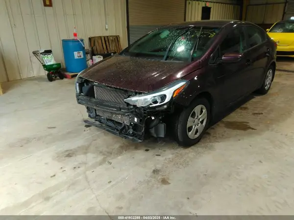 3KPFK4A72HE157278 2017 KIA FORTE - Image 2