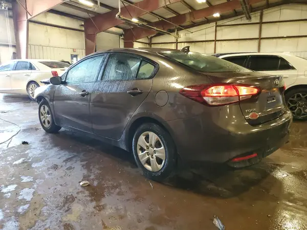 3KPFK4A72HE157295 2017 KIA FORTE - Image 2