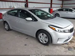 3KPFK4A72HE157989 2017 KIA FORTE