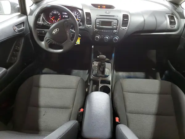 3KPFK4A72HE158799 2017 KIA FORTE - Image 8