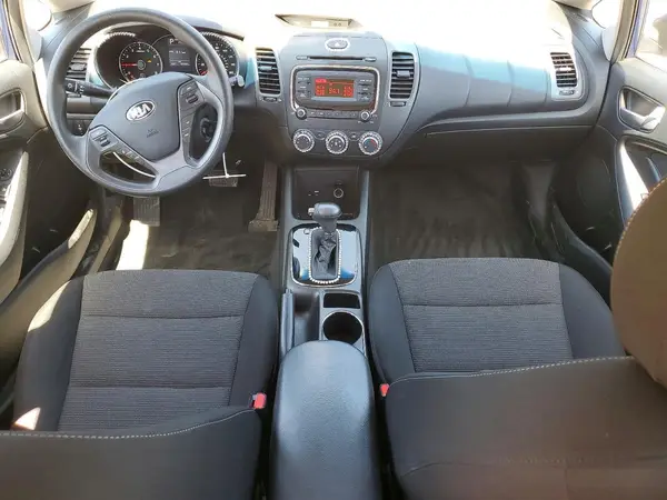 3KPFK4A72HE158866 2017 KIA FORTE - Image 8