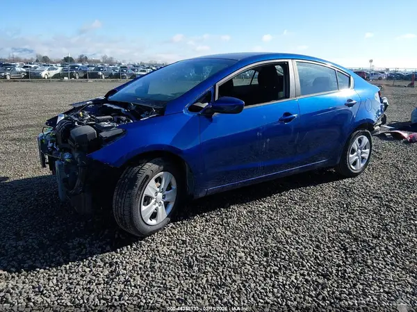 3KPFK4A72HE159905 2017 KIA FORTE - Image 2