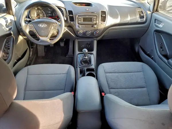3KPFK4A72JE163992 2018 KIA FORTE - Image 8