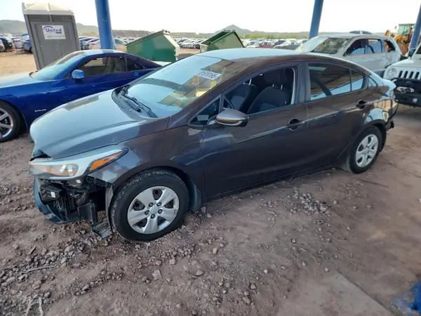 3KPFK4A72JE164950 2018 KIA FORTE - Image 1