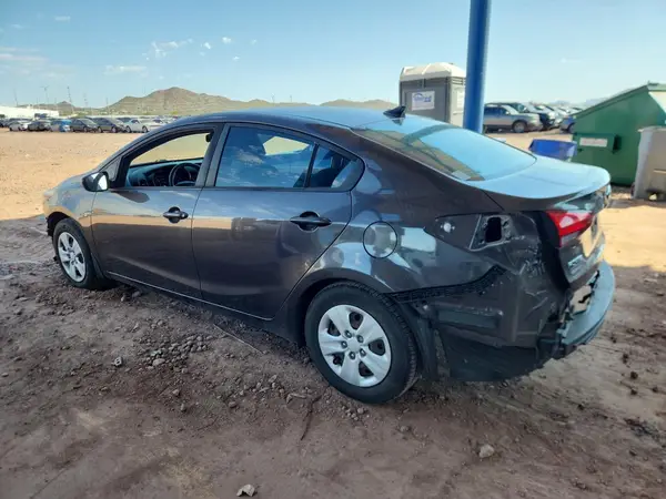 3KPFK4A72JE164950 2018 KIA FORTE - Image 2