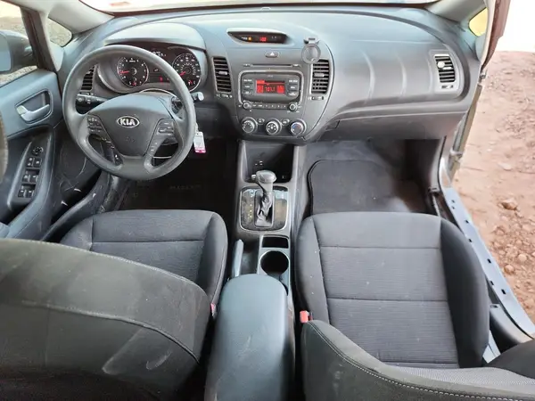 3KPFK4A72JE164950 2018 KIA FORTE - Image 8