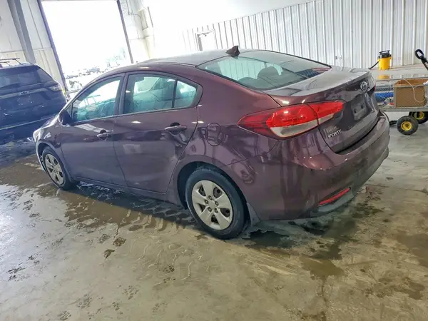 3KPFK4A72JE165452 2018 KIA FORTE - Image 2