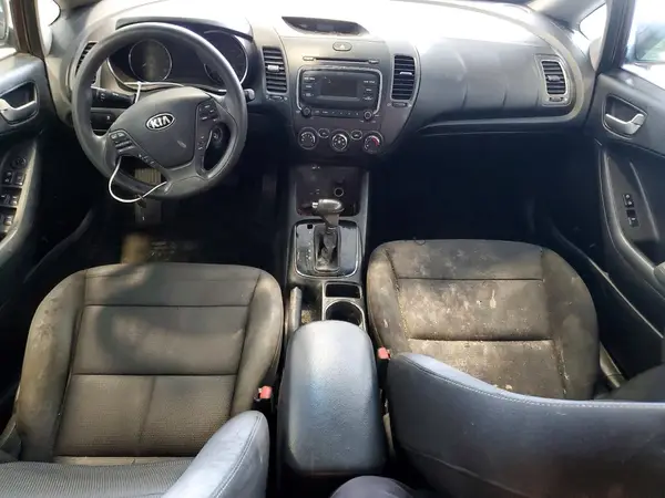 3KPFK4A72JE165452 2018 KIA FORTE - Image 8