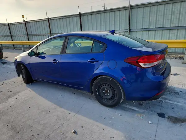 3KPFK4A72JE168397 2018 KIA FORTE - Image 2