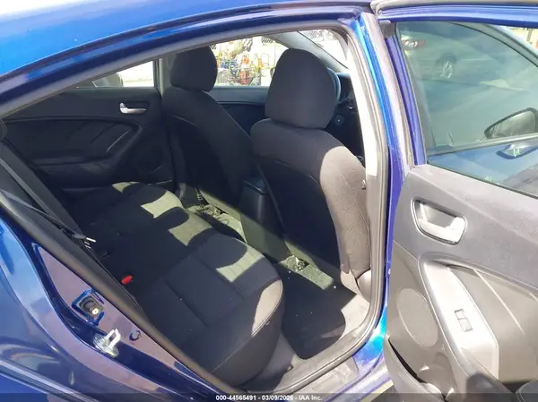 3KPFK4A72JE168416 2018 KIA FORTE - Image 8