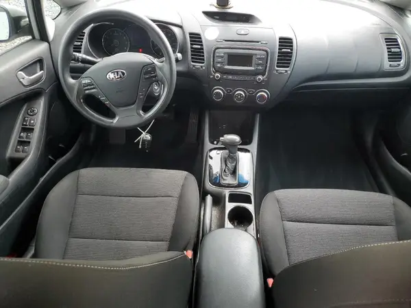 3KPFK4A72JE168853 2018 KIA FORTE - Image 8