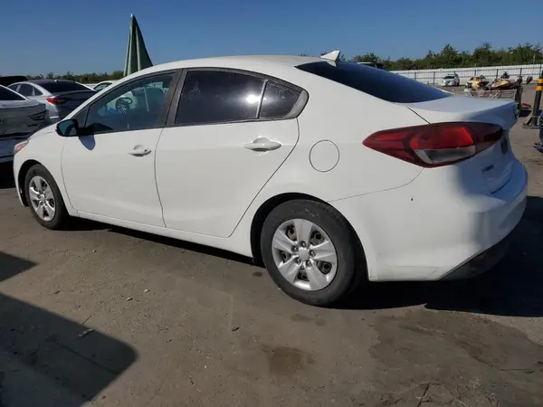 3KPFK4A72JE169226 2018 KIA FORTE - Image 2