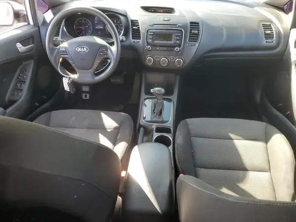 3KPFK4A72JE169226 2018 KIA FORTE - Image 8