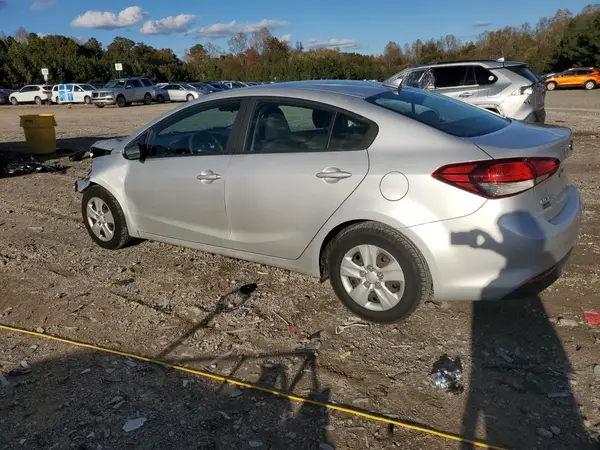 3KPFK4A72JE169503 2018 KIA FORTE - Image 2