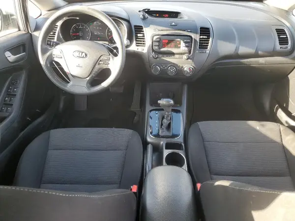 3KPFK4A72JE169503 2018 KIA FORTE - Image 8