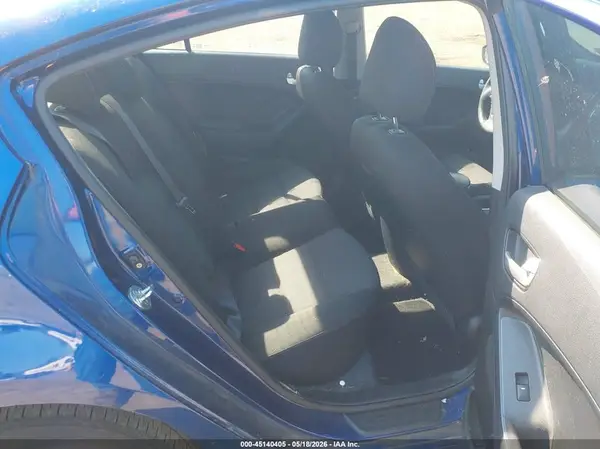 3KPFK4A72JE169923 2018 KIA FORTE - Image 8