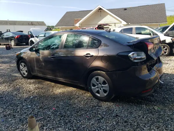3KPFK4A72JE171431 2018 KIA FORTE - Image 2