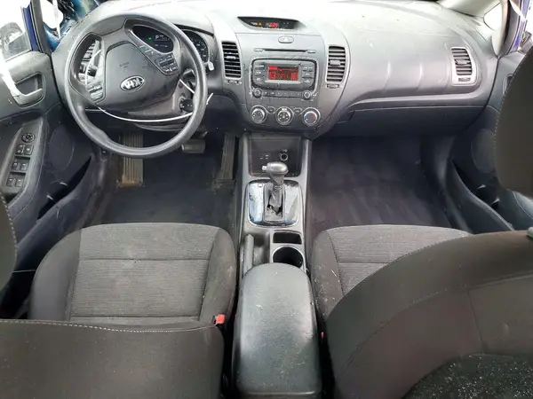 3KPFK4A72JE175866 2018 KIA FORTE - Image 8