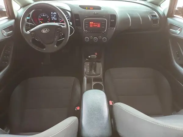 3KPFK4A72JE176306 2018 KIA FORTE - Image 8