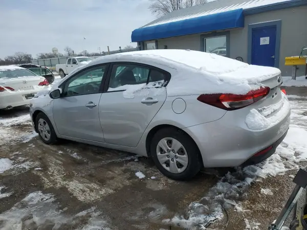 3KPFK4A72JE177505 2018 KIA FORTE - Image 2