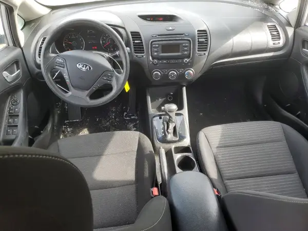 3KPFK4A72JE177505 2018 KIA FORTE - Image 8