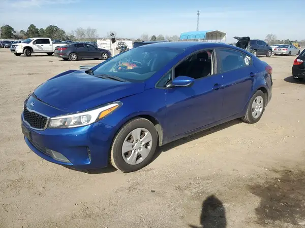 3KPFK4A72JE177682 2018 KIA FORTE - Image 1