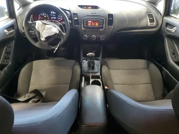 3KPFK4A72JE178170 2018 KIA FORTE - Image 8