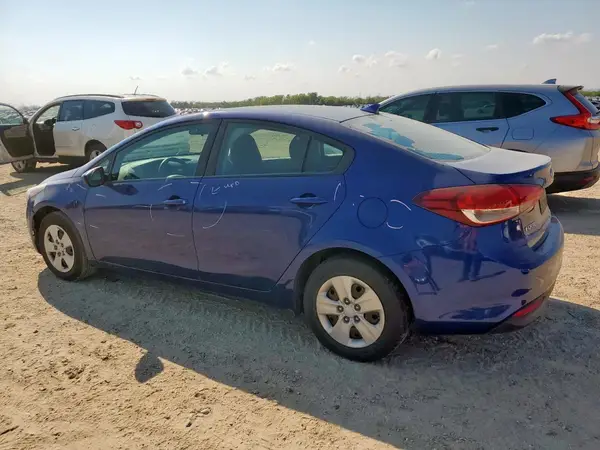 3KPFK4A72JE178346 2018 KIA FORTE - Image 2