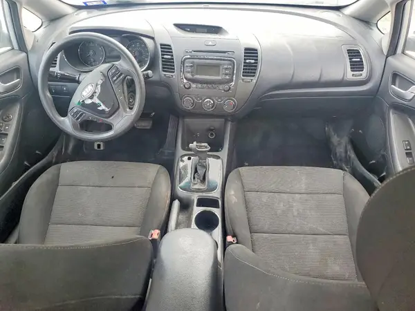 3KPFK4A72JE180338 2018 KIA FORTE - Image 8