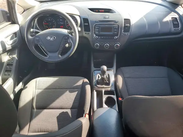 3KPFK4A72JE181313 2018 KIA FORTE - Image 8