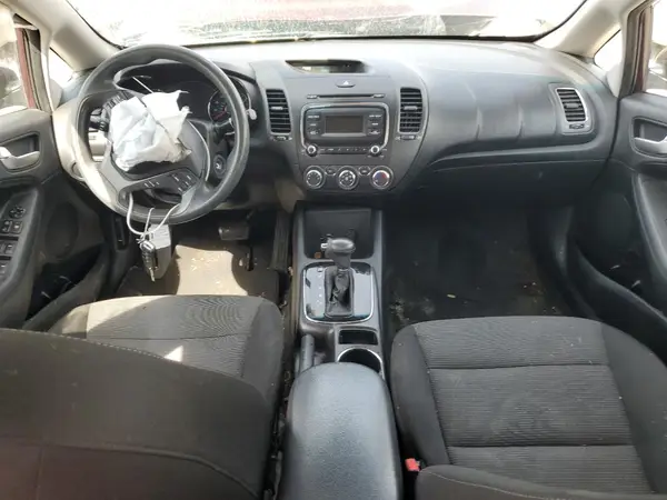 3KPFK4A72JE183921 2018 KIA FORTE - Image 8