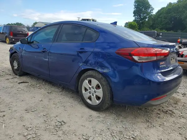 3KPFK4A72JE184261 2018 KIA FORTE - Image 2