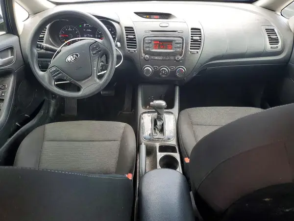 3KPFK4A72JE184261 2018 KIA FORTE - Image 8