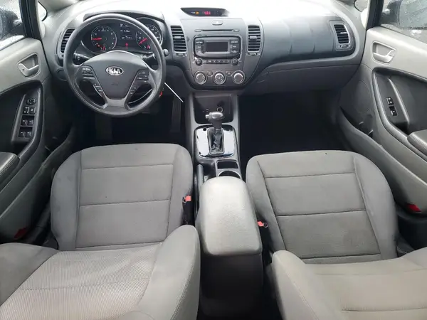 3KPFK4A72JE192165 2018 KIA FORTE - Image 8