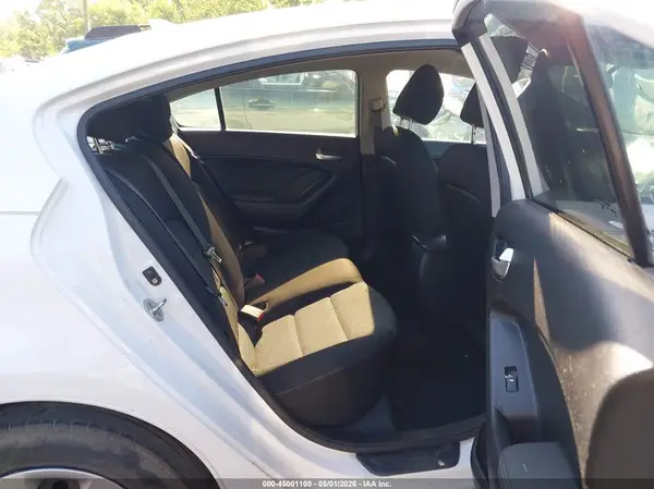 3KPFK4A72JE195017 2018 KIA FORTE - Image 8