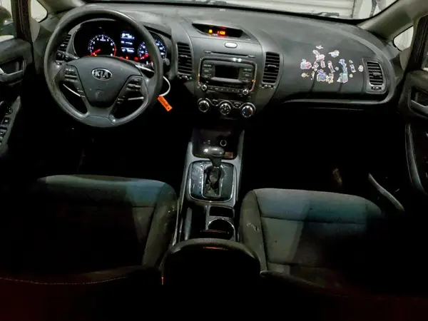3KPFK4A72JE196720 2018 KIA FORTE - Image 8