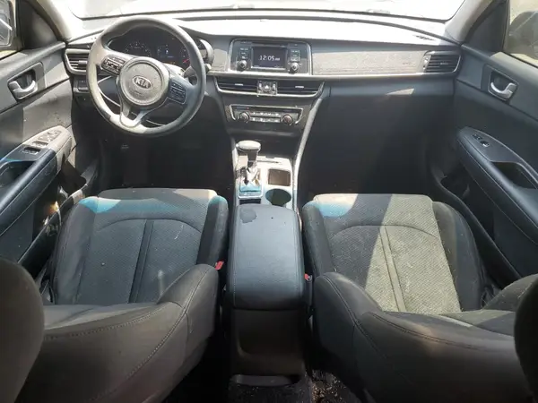 3KPFK4A72JE197513 2018 KIA FORTE - Image 8