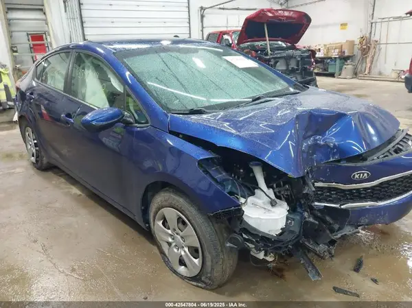 3KPFK4A72JE198774 2018 KIA FORTE - Image 1