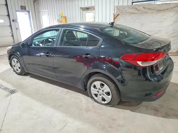3KPFK4A72JE200166 2018 KIA FORTE - Image 2