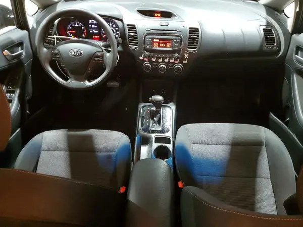 3KPFK4A72JE200166 2018 KIA FORTE - Image 8
